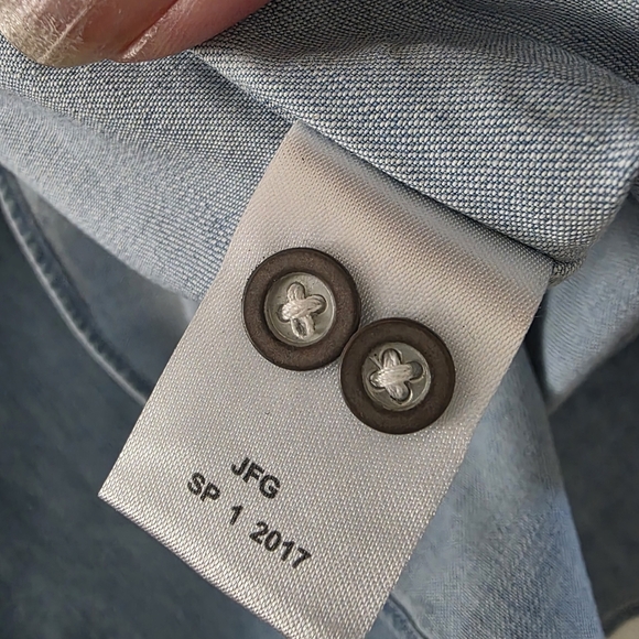 Untuckit Chambray Alleanza Blue Denim Shirt 2 NEW - Picture 7 of 8